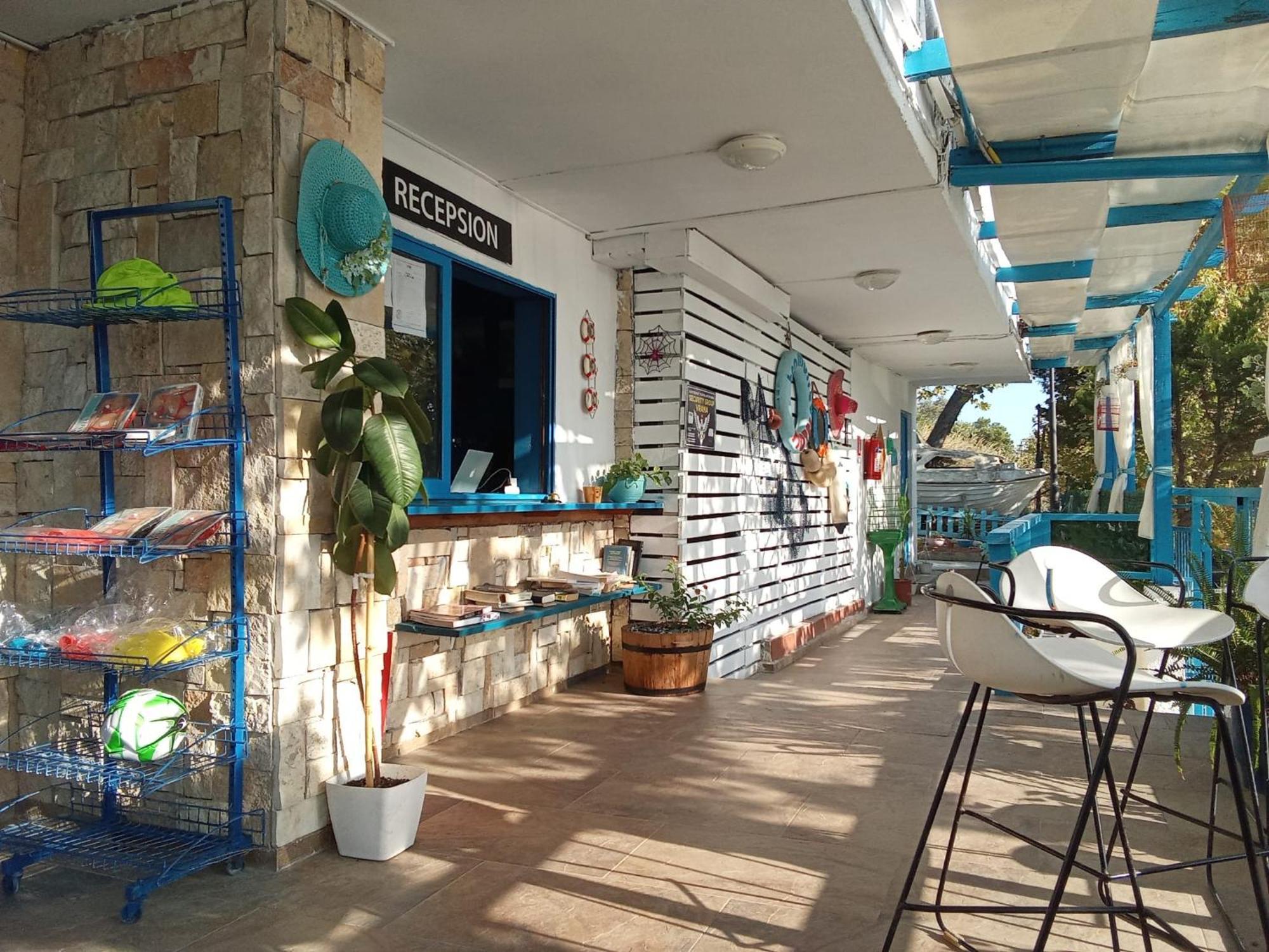 Tramonto Hotel Драч Екстериор снимка