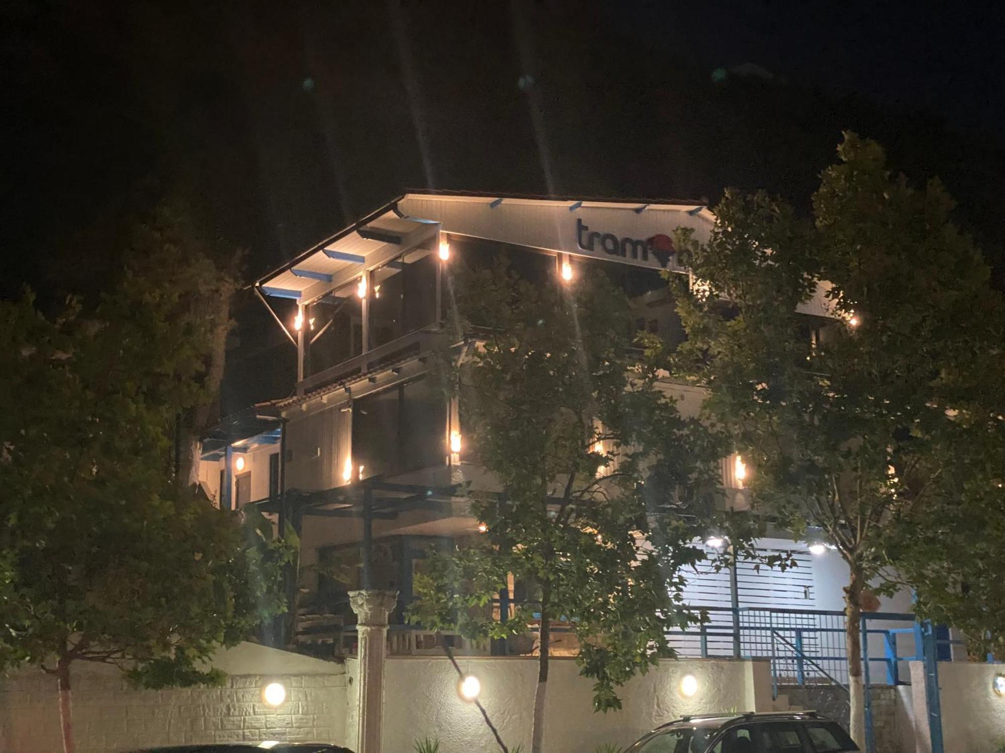 Tramonto Hotel Драч Екстериор снимка